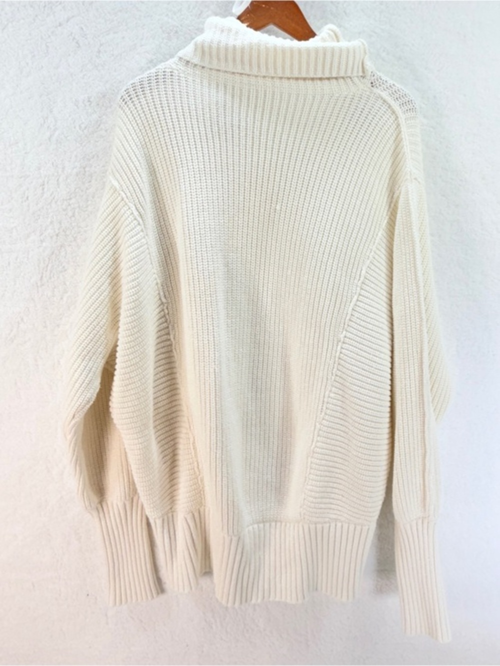Free People Women’s Ivory Oversized Turtleneck Sweater Size Large